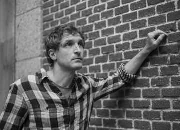 Julián Villagrán protagoniza "Cuando los Ángeles duermen"
